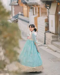 Potret Rinni Wulandari Pakai Hanbok yang Curi Perhatian, Pancarkan Pesona Bumil Cantik Bak Bintang Drama Korea