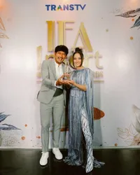 Potret Ririn Ekawati dan Ibnu Jamil Tampil Serasi di Insert Fashion Award 2021, Jadi Pengantin Baru Paling Modis
