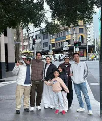 7 Potret Ririn Ekawati dan Rini Yulianti Kumpul Keluarga di Australia, Seru Banget