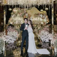 Potret Romantis Arbani Yasiz & Raissa Ramadhani di Momen Resepsi, Bikin Baper