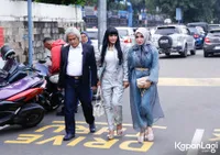 Potret Roro Fitria yang Tetap Tersenyum Tegar Meski Sedang Bersedih Usai Kemalingan