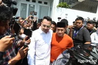 Potret Sahabat Artis Melayat ke Rumah Mendiang Mpok Alpa, Banyak yang Menangis