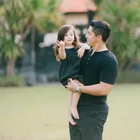 Potret Samuel Zylgwyn Bintang 'NALURI HATI' Momong Putri Pertamanya, Hot Daddy yang Ganteng Banget