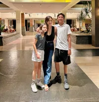 Potret Sarah Deana Anak Perempuan Nana Mirdad dan Andrew White yang Sudah Beranjak Remaja, Makin Cantik dan Tingginya Hampir Sama dengan Sang Mama