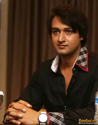 Potret Saurabh Raj Jain Potong Tumpeng Film 'CHECK IN BANGKOK'