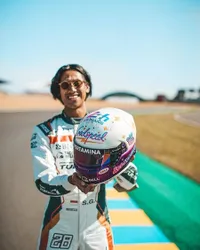 Potret Sean Gelael Adik Fachri Albar Raih Podium Kejuaraan 24 Hours of Le Mans, Bikin Bangga!