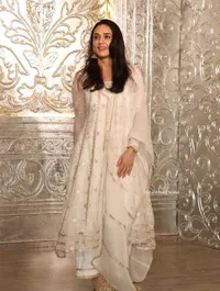 Potret Sederet Seleb Bollywood di Pesta Diwali Manish Malhotra, Kareena Kapoor Hingga Kajol