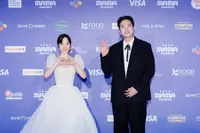 Potret Selebritis di Red Carpet 2024 MAMA Awards Day 2, dari Na PD Sampai IVE dan ENHYPEN