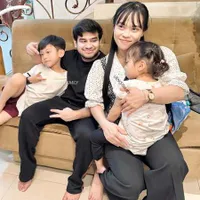 Potret Senyum Sumringah Natsuki dan Ritsuki Bersama Pak Muh dan Jaidi Family