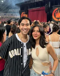 Potret Seru Vidi Aldiano dan Sheila Dara Aisha di Konser Bruno Mars, Bangga Istri Bisa Diajak Kerjasama