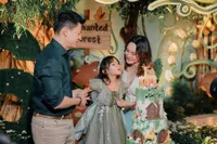 Potret Shandy Aulia Rayakan Ultah Claire, David Herbowo Hadir