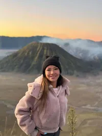 Potret Shanty Nikmati Sunrise di Gunung Bromo, Jatuh dari Motor - Masuk ke Kolong Truk Molen