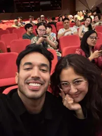 Potret Sherina Munaf Nonton Musikal 'Perahu Kertas' Bareng Sahabat 