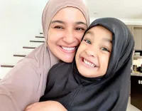 Potret Shireen Sungkar dan Hawwa Sang Putri, Mirip Banget Bagai Fotokopian