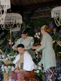 Potret Siraman Justin Hubner Jelang Pernikahan dengan Jennifer Coppen