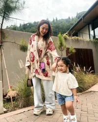 Potret Siti Badriah Liburan Bareng Anak Tanpa Suami: Jangan Tanya Daddy ke Mana ya