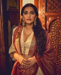 Potret Sonam Kapoor yang Sudah Balik Langsing Usai Lahirkan Anak Pertama, Stunning Abis