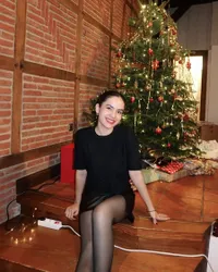 Potret Steffi Zamora Ramai Diduga Rayakan Natal Bareng Nino Fernandez, Foto Ini Jadi Penyebab - Bagaimana Hannah Al Rashid?