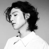 Potret Suga BTS dengan Rambut Gondrong yang Bikin Penggemar Minta untuk Jauhkan Gunting Darinya