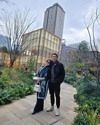 Potret Syahrini Ajak Baby R Belanja Barang Mewah di Tokyo, Tenteng Tas dan Pakai Cincin Harga Miliaran