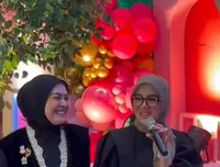 Potret Syahrini di Acara Ultah Keponakan, Langsung Lap Tangan Setelah Pegang Mic