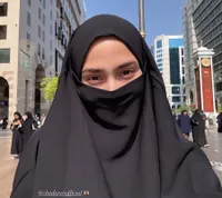 Potret Syifa Hadju Cantik Bercadar Saat Umrah Sebelum Menikah