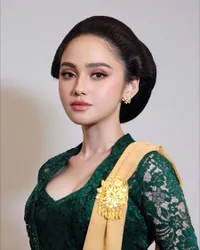 Potret Syifa Hadju Jadi Bridesmaid di Pernikahan Luna Shabrina, Make Up Buru-Buru