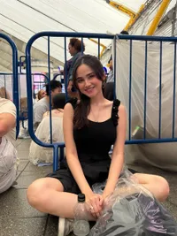 Potret Syifa Hadju Terbang ke London Nonton Konser Ariana Grande