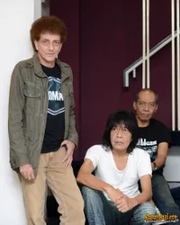 Potret Tak Gentar God Bless Hadapi Konser 'Panggung Sandiwara'