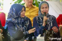 Potret Tangis Nyesek Venna Melinda Saat Jumpa Pers Ditemani Ibu dan Hotman Paris, Tegaskan Cerai Dari Ferry Irawan