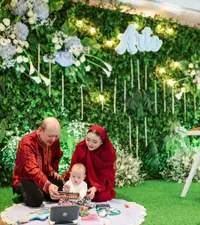 Potret Tedak Siten Baby Arto Anak Ari Sigit, Dihadiri Cucu dan Cicit Soeharto yang Lain