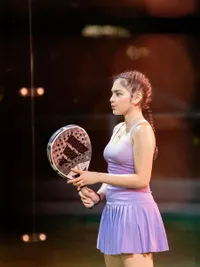 Potret Terbaru Davina Karamoy Main Padel, Cantik dan Menyala dengan Outfit Ungu