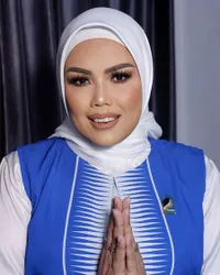 Potret Terbaru Elly Sugigi Pasca Cerai yang Bikin Pangling, Dipuji Netizen Makin Cantik dan Elegan