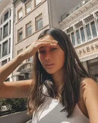 Potret Terbaru Ratu Felisha yang Makin Cantik dan Hot Jelang Usia 40 Tahun, Pamer Tato Hingga Foto Pakai Bikini