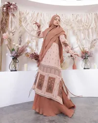Dulu Dikenal Hot Saat Masih di T2, Intip Potret Terbaru Tika Ramlan yang Makin Mantap Berhijab!