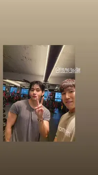 Potret Transformasi V BTS yang Rajin Nge-gym, Lengan Gede Banget Bikin Salfok