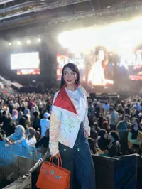 Potret Tsania Marwa Nonton Konser Nancy Ajram di Jakarta