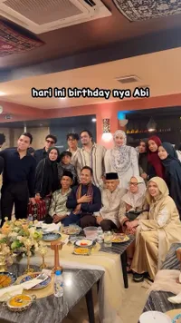 7 Potret Ulang Tahun Halilintar Asmid ke-57, Suapi Anak Satu Per Satu - 2 Menantu Hadir