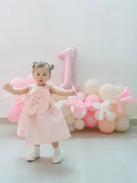 Potret Ulang Tahun Pertama Anak Kedua Aditya Trihatmanto - Kezia, Cucu Bambang Trihatmodjo