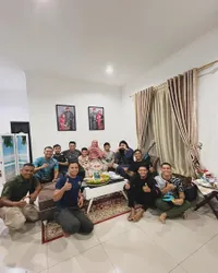 Potret Ultah Hisyam Anak Juliana Moechtar, Disuapi Nur Wahyudi - Tulus Banget Walau Ayah Sambung