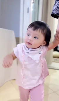 Potret Ultah Krisdayanti, Dirayakan dengan Bukber Mewah di Rumah - Ameena Curi Perhatian