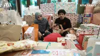 Potret Unboxing Kado Ulang Tahun Ameena Anak Aurel dan Atta, Banyak Kado Mewah Hingga Emas dan Uang Tunai