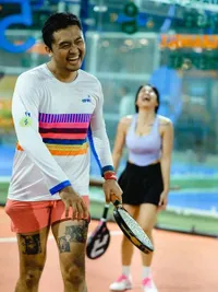 Potret Uus Main Padel, Mulai Jadikan Hobi Demi Istri