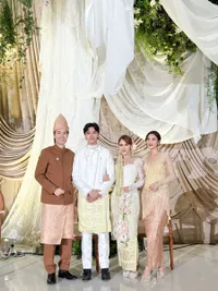 Potret Vidi Aldiano dan Sheila Dara di Pernikahan Nadin Amizah, Serasi Pakai Baju Adat Bugis Makassar