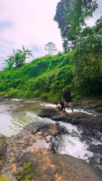 Potret Virgoun dan Anak-Anak Liburan Seru, Sarapan Ala Bangsawan