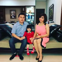 Potret Wiwid Gunawan dan Keluarga Barunya, Tak Lagi Buka-Bukaan