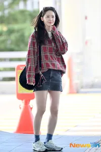 Potret Yoona dan Lee Chae Min di Bandara Berangkat Liburan Gratis ke Vietnam
