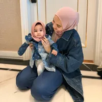 Potret Zaskia Sungkar Kembaran dengan Baby Humaira yang Makin Gemoy, Si Kecil Lucu Kalau Ketawa