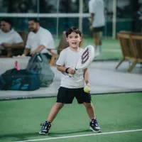 Potret Zeev Keizer Anak Erica Putri Main Padel, Keponakan Citra Kirana