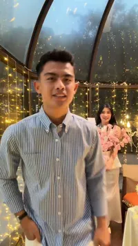Pratama Arhan dan Inka Andestha Makin Go Public, Dinner Romantis Beri Buket Bunga Pink